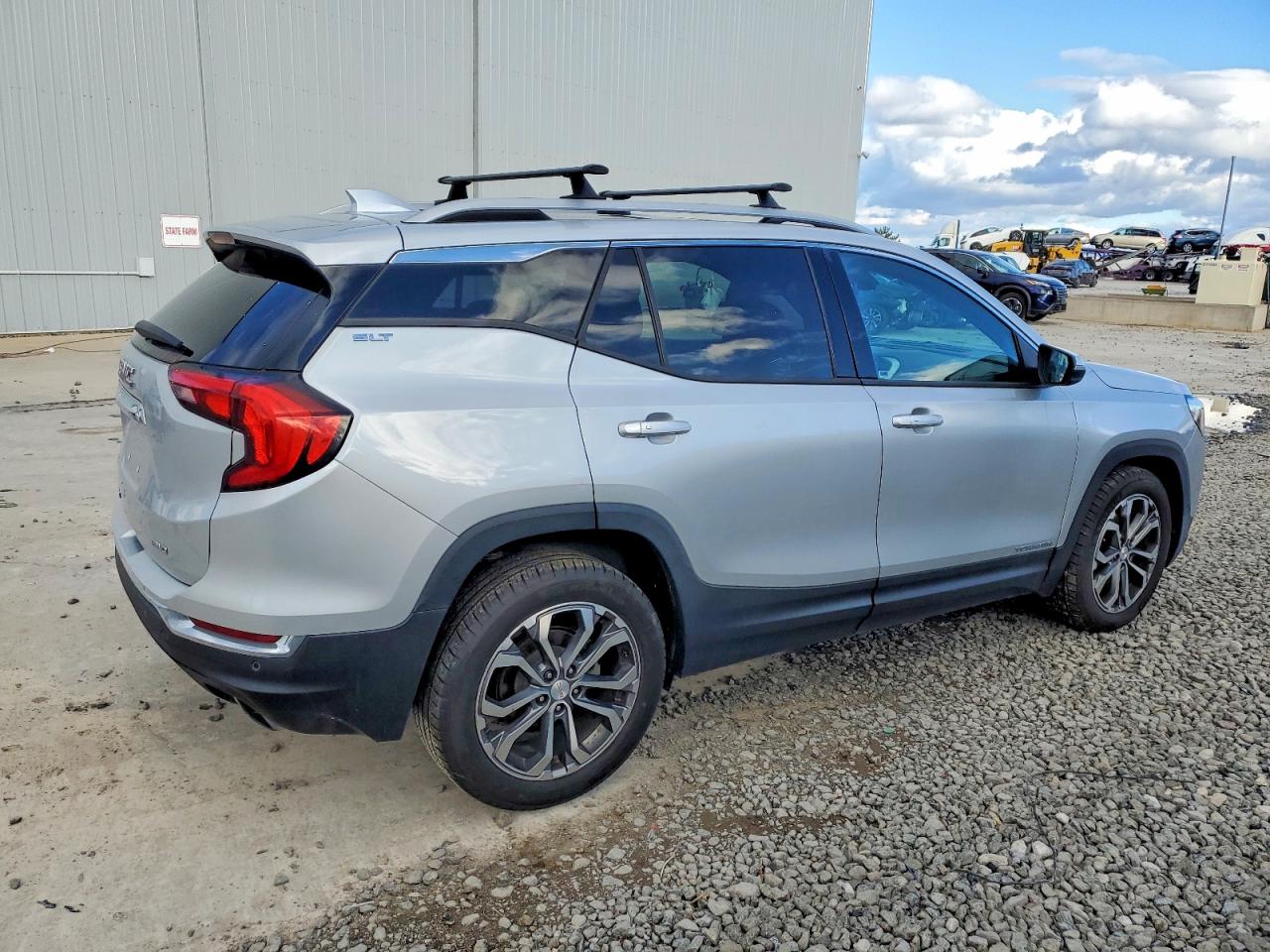 2020 GMC TERRAIN SLT photo 3
