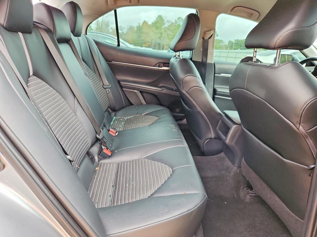2020 TOYOTA CAMRY SE photo 10