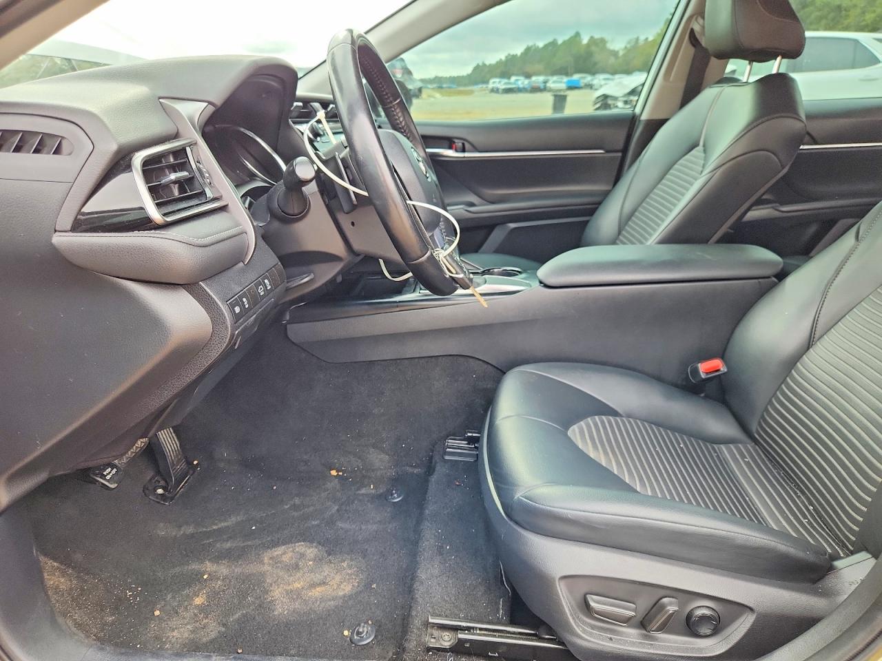 2020 TOYOTA CAMRY SE photo 7
