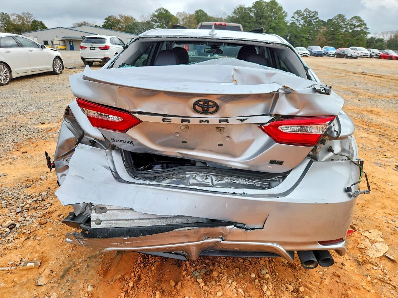 2020 TOYOTA CAMRY SE photo 6