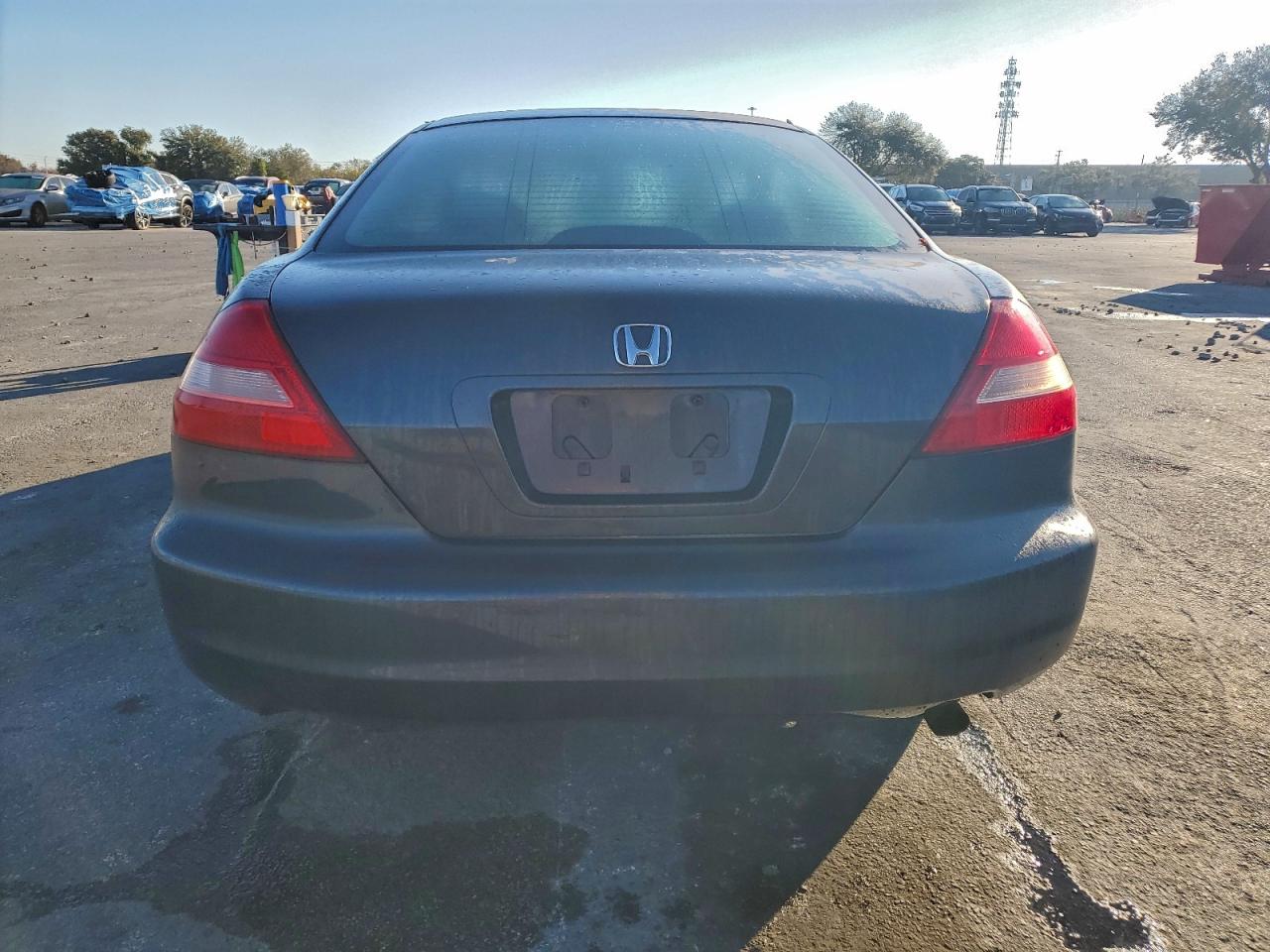 2003 HONDA ACCORD LX photo 6