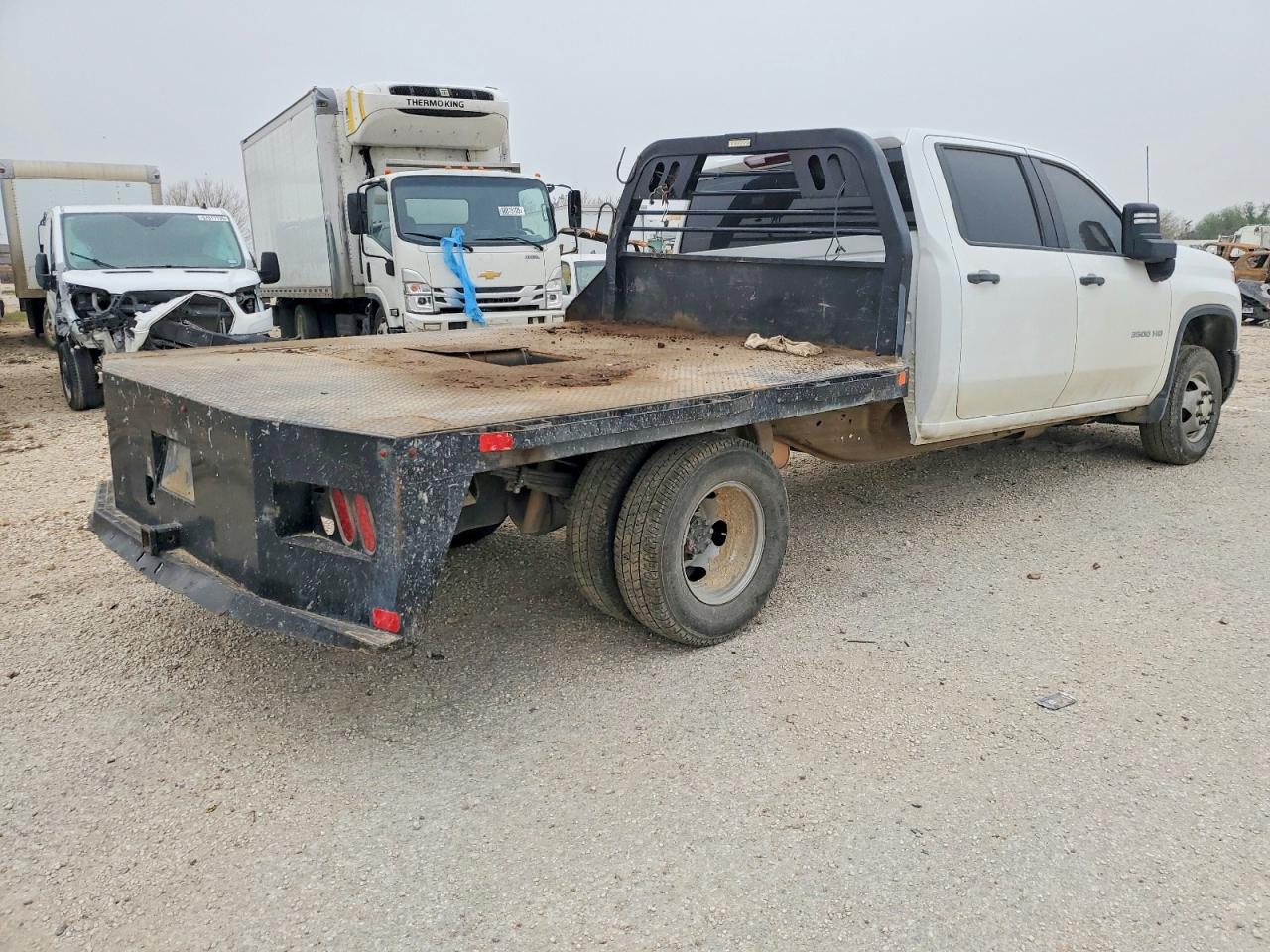 2025 CHEVROLET SILVERADO K3500 photo 3