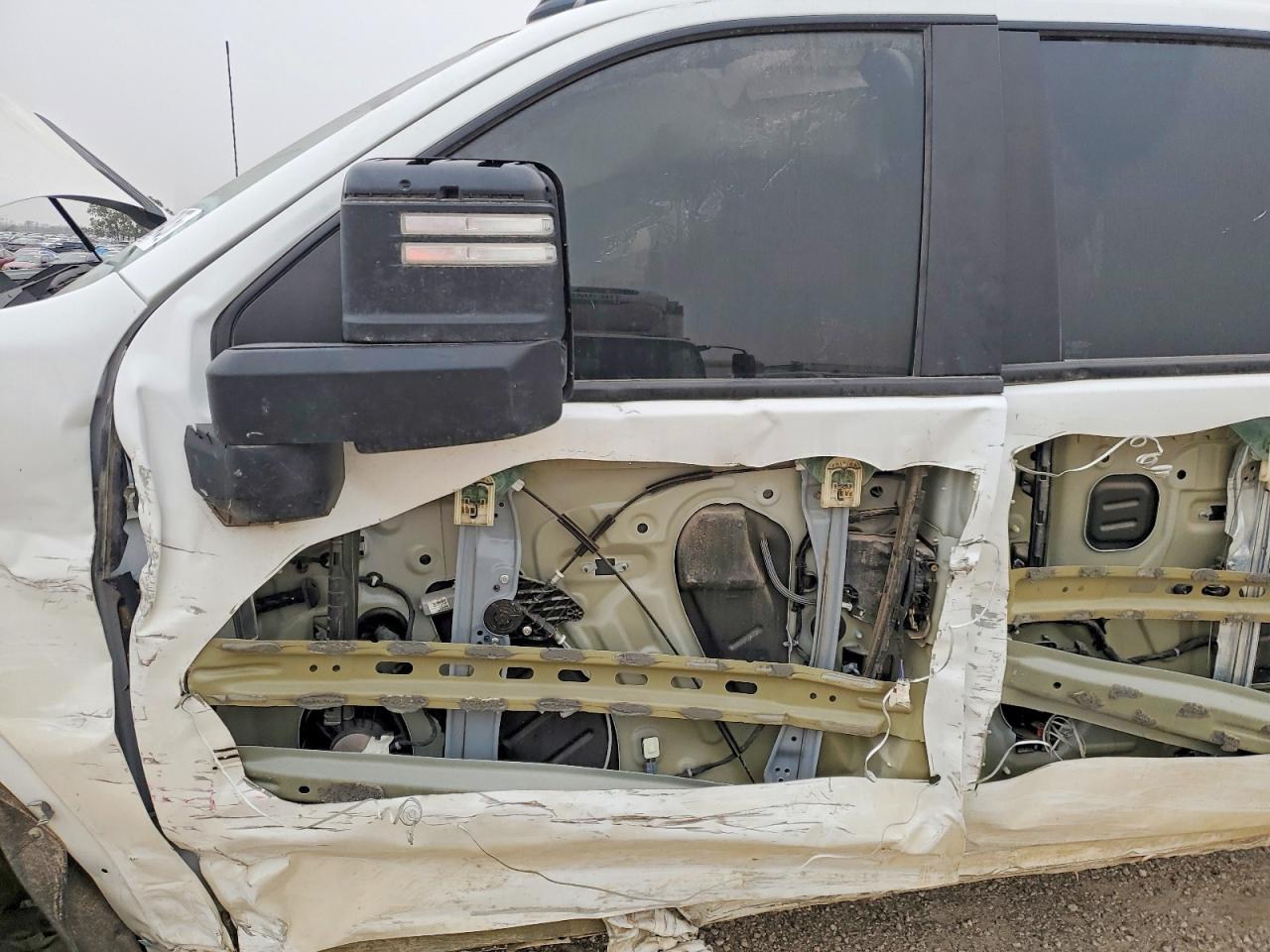 2025 CHEVROLET SILVERADO K3500 photo 7