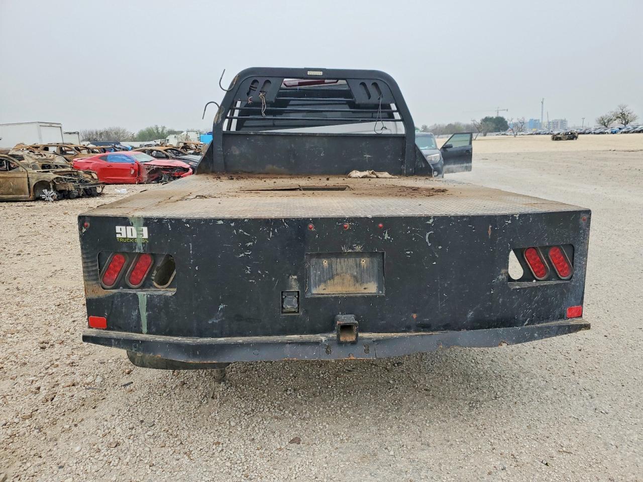 2025 CHEVROLET SILVERADO K3500 photo 6