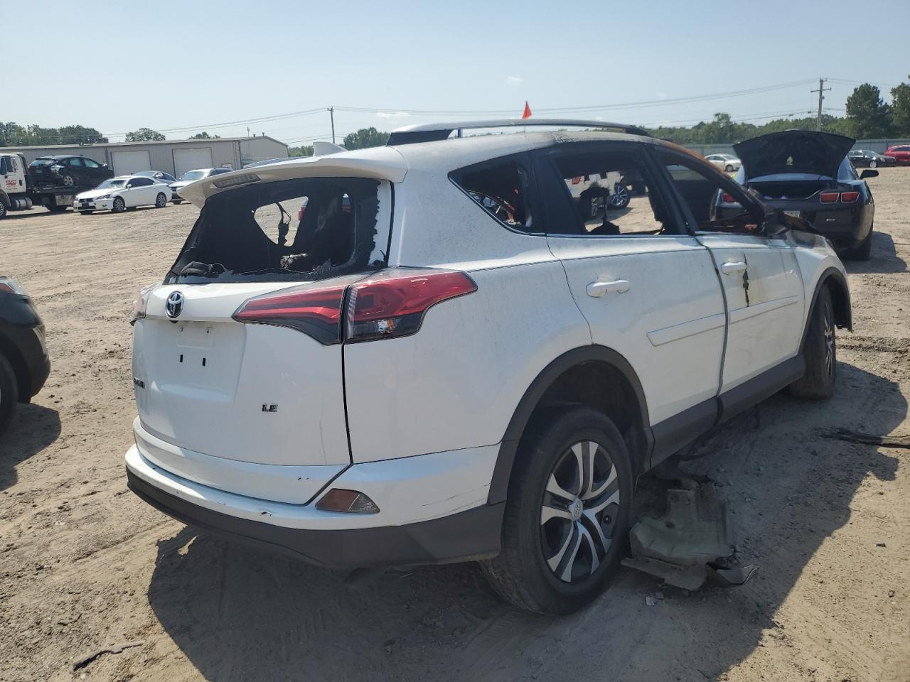 2016 TOYOTA RAV4 LE photo 4