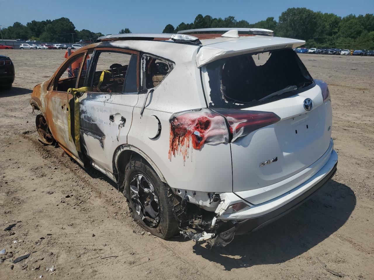 2016 TOYOTA RAV4 LE photo 3
