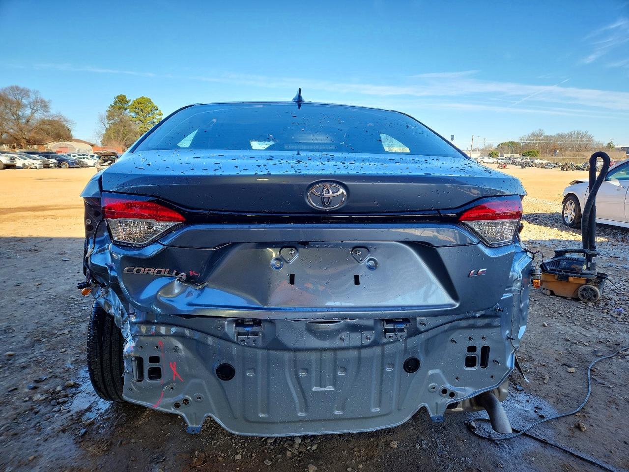 2025 TOYOTA COROLLA LE photo 6