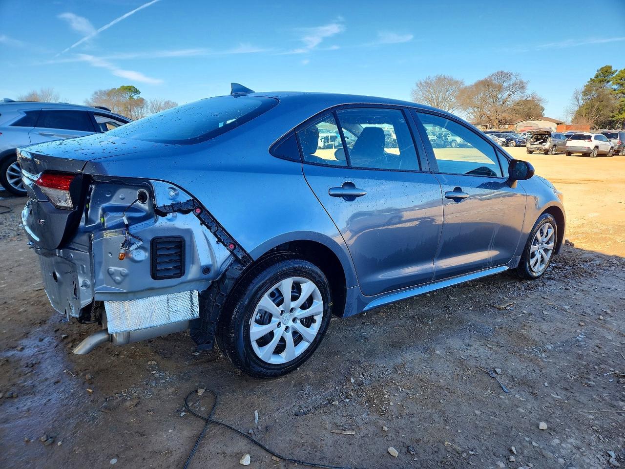 2025 TOYOTA COROLLA LE photo 3