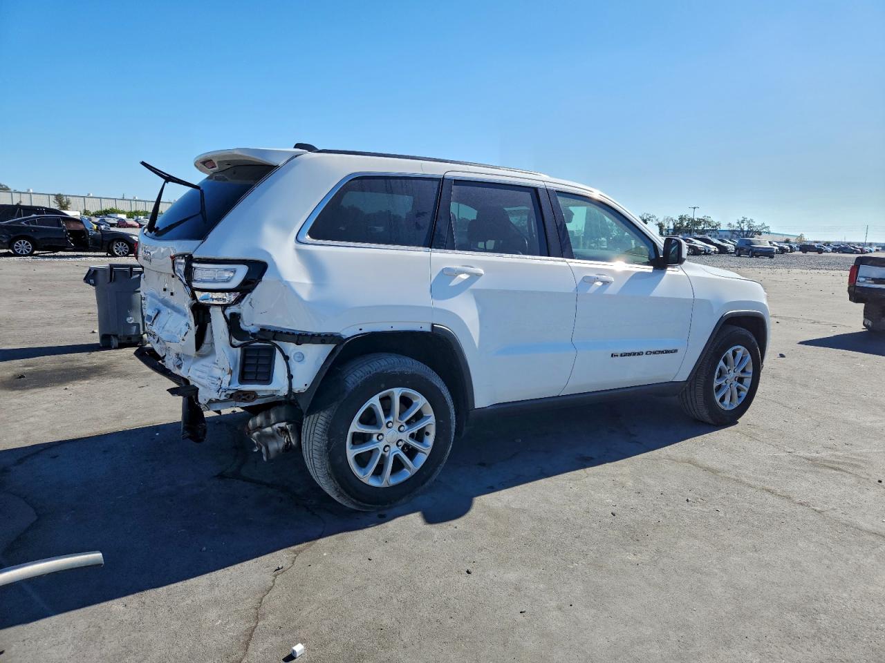 2022 JEEP GRAND CHEROKEE LAREDO E photo 5