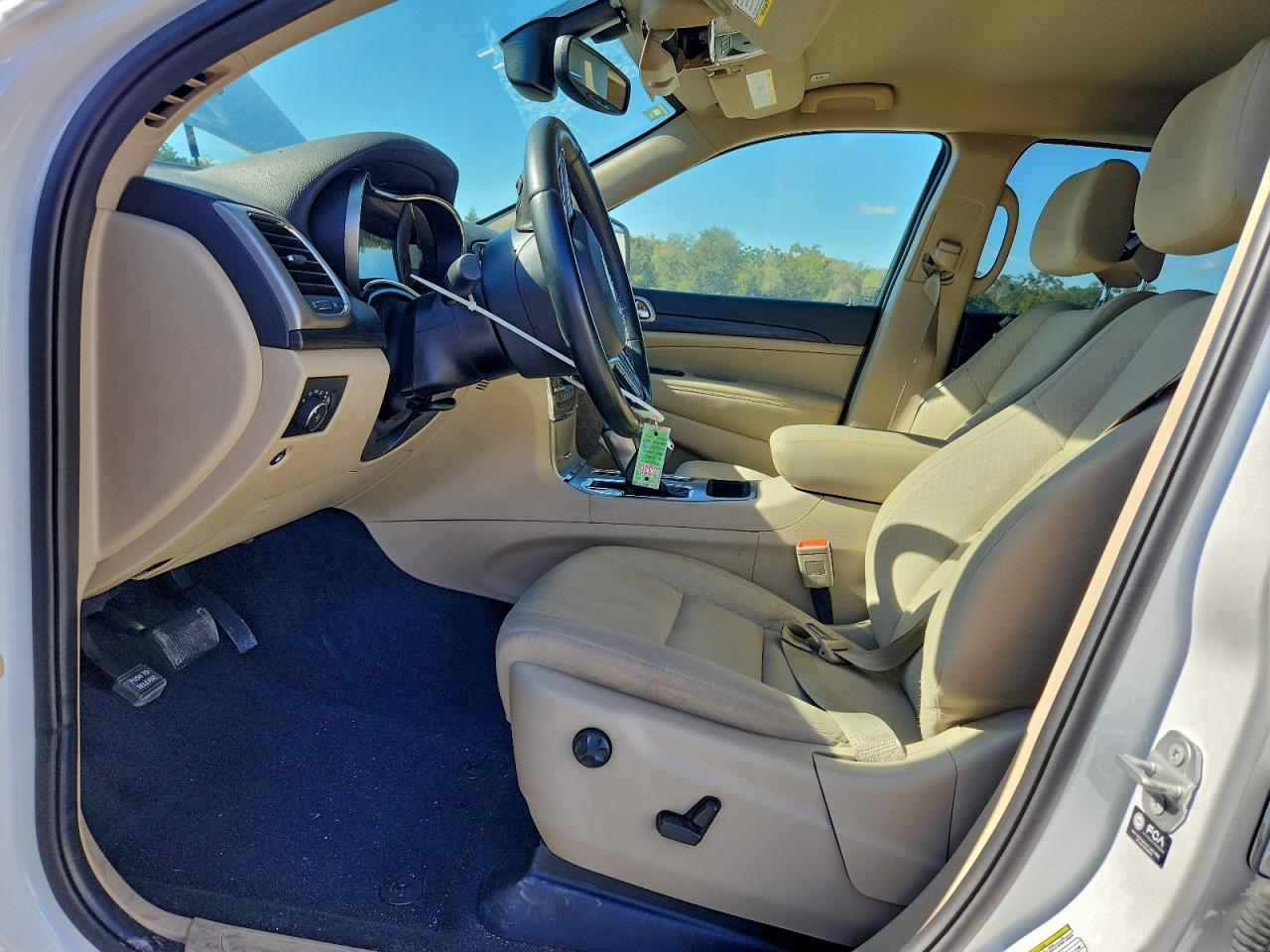 2022 JEEP GRAND CHEROKEE LAREDO E photo 13