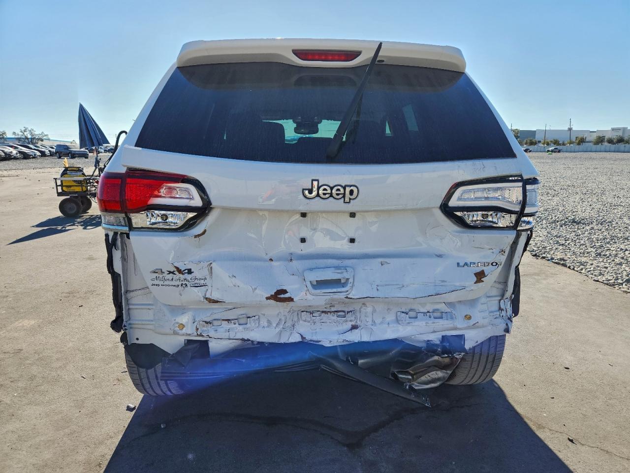 2022 JEEP GRAND CHEROKEE LAREDO E photo 11