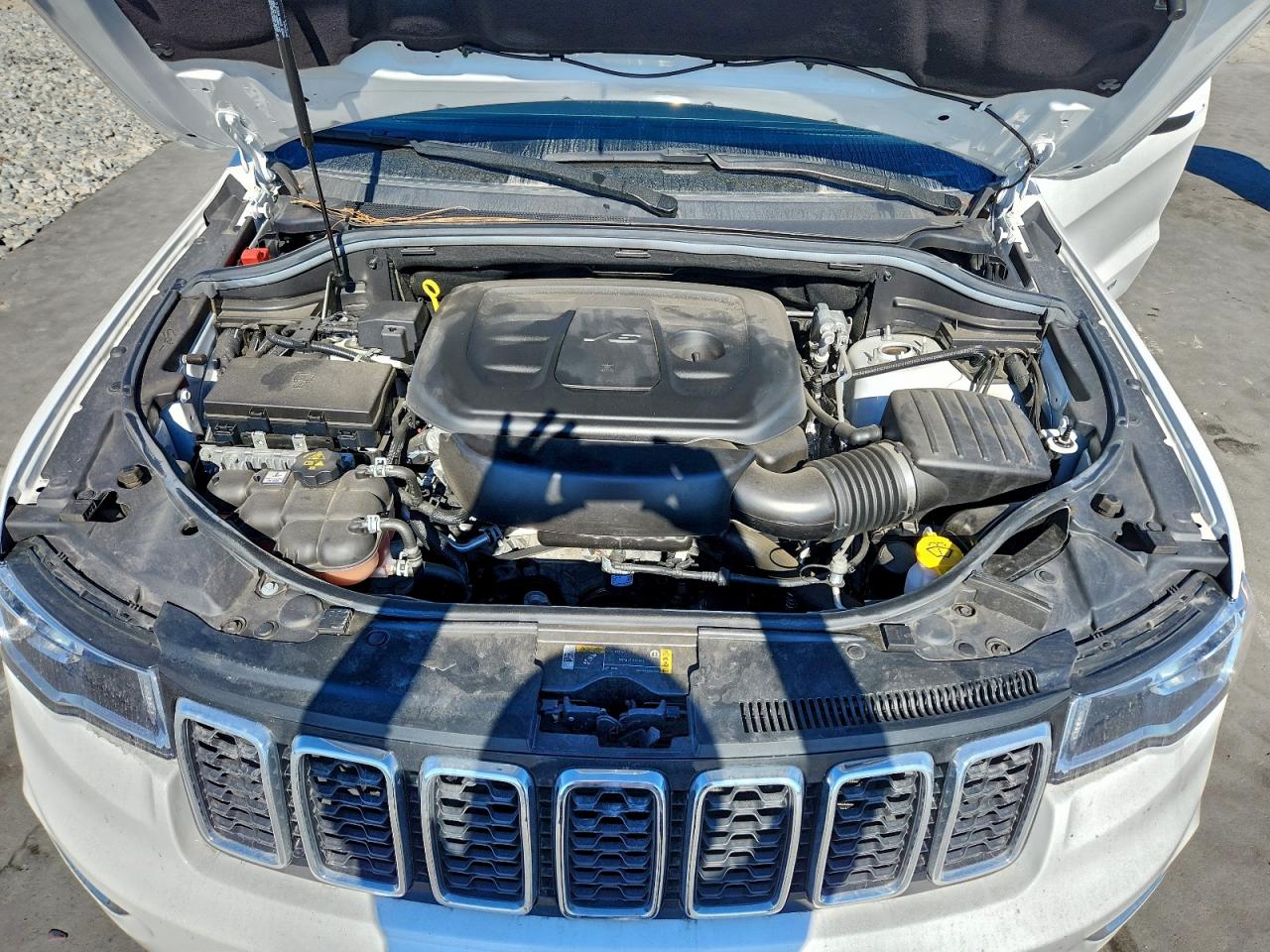 2022 JEEP GRAND CHEROKEE LAREDO E photo 23
