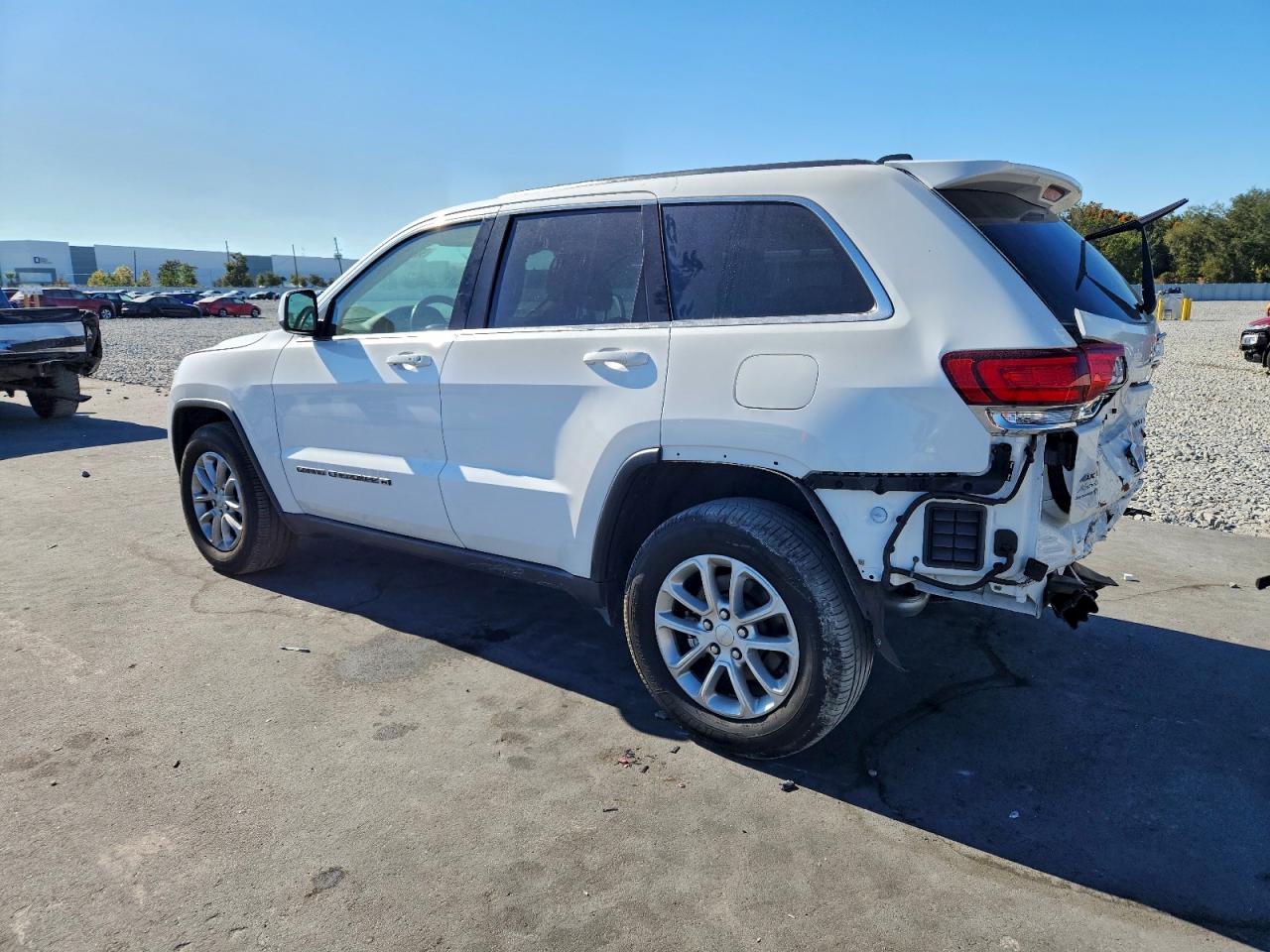 2022 JEEP GRAND CHEROKEE LAREDO E photo 3