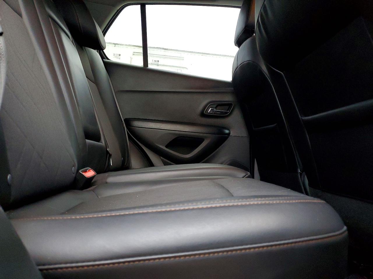 2022 CHEVROLET TRAX 1LT photo 11