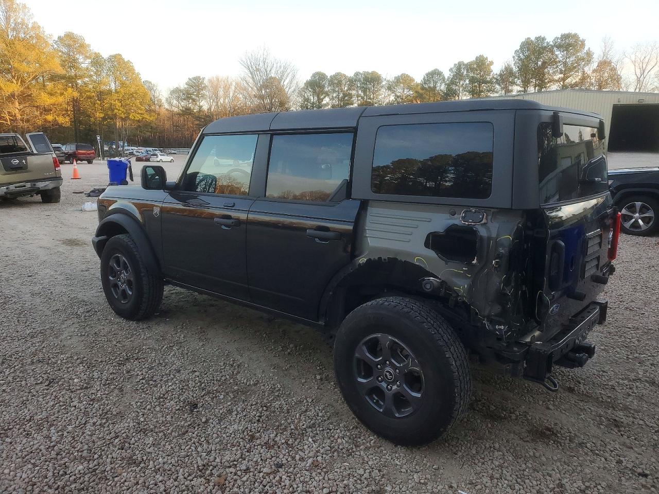 2023 FORD BRONCO BASE photo 2