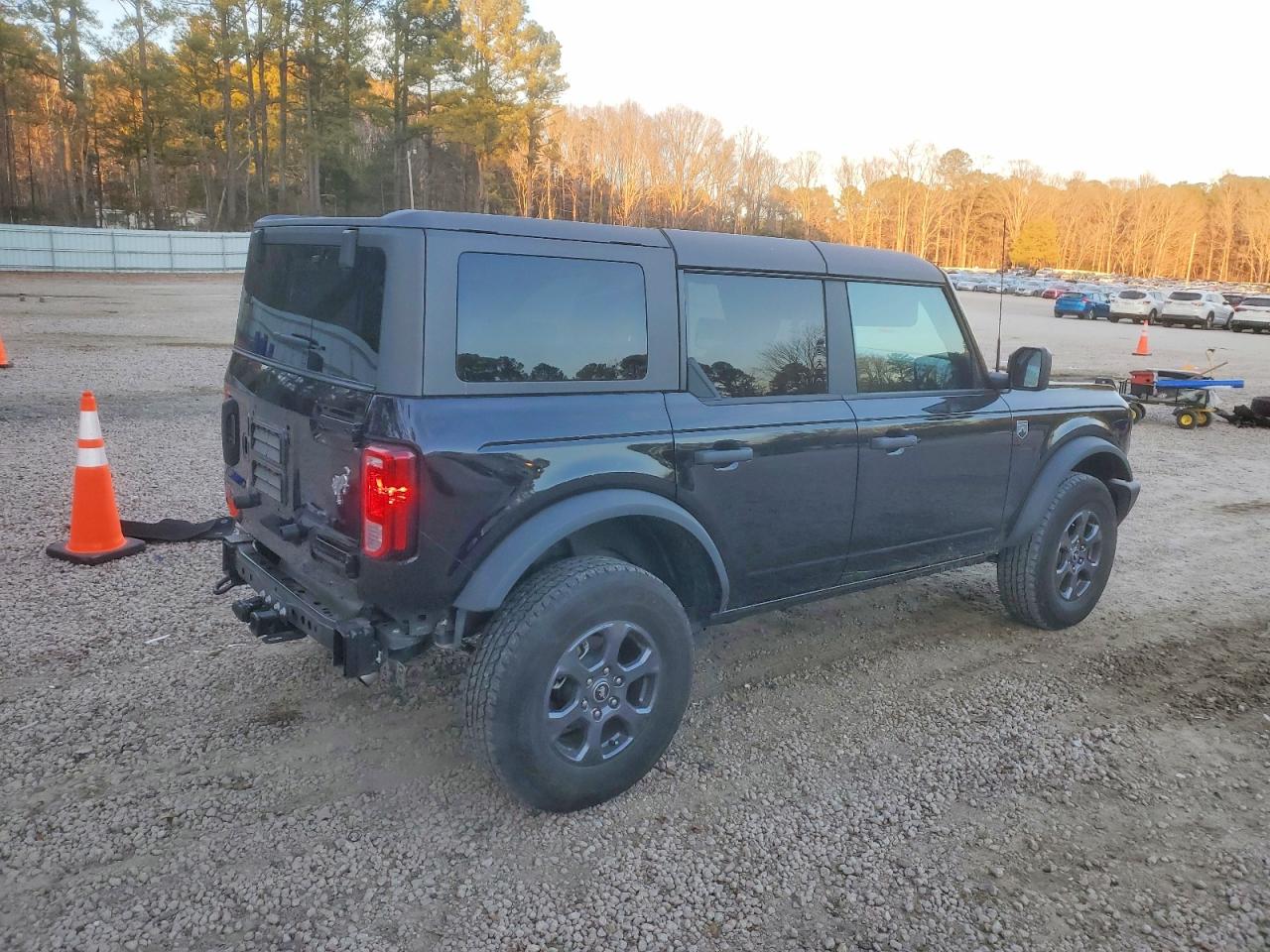 2023 FORD BRONCO BASE photo 3