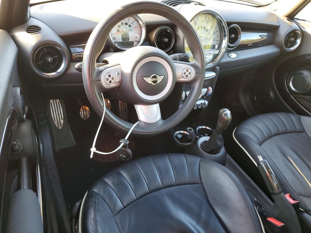 2007 MINI COOPER S photo 8