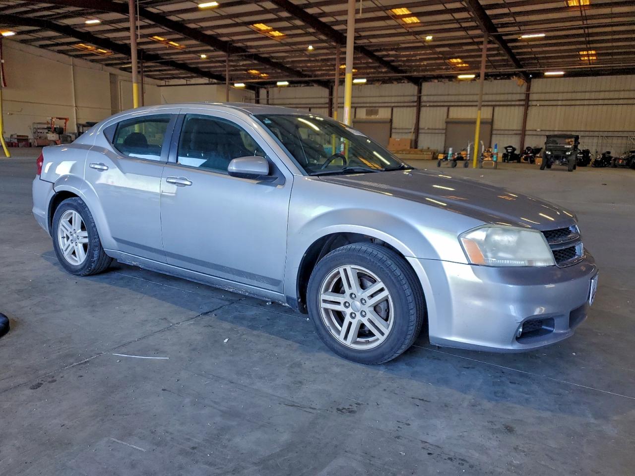 2013 DODGE AVENGER SXT photo 4