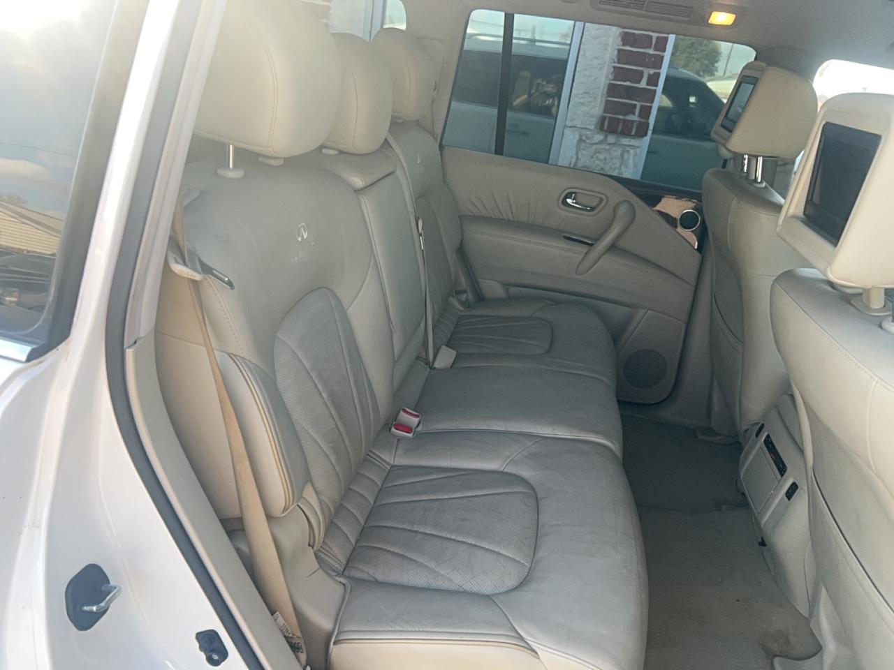 2012 INFINITI QX56 photo 6