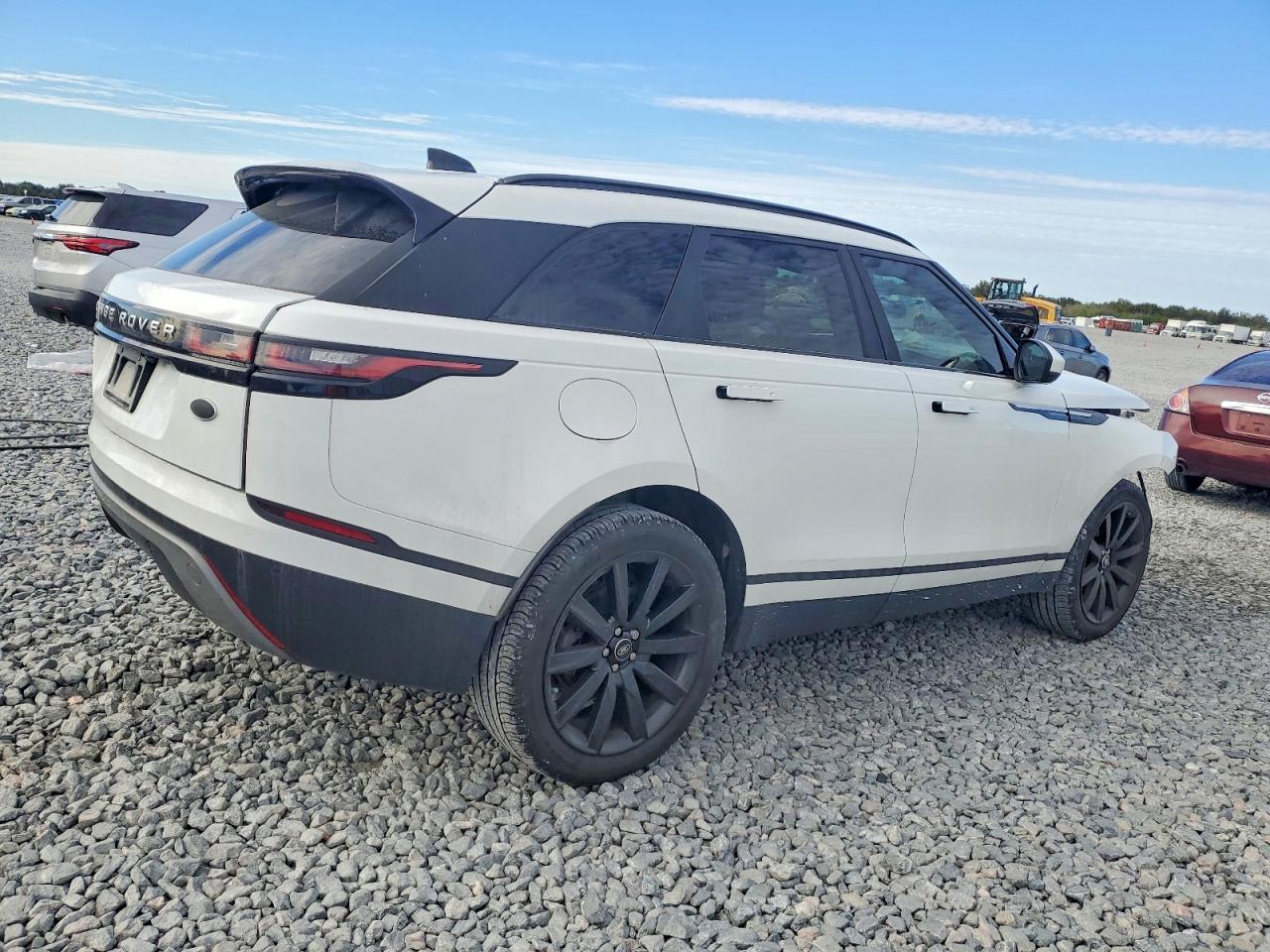 2019 LAND ROVER RANGE ROVER VELAR S photo 3