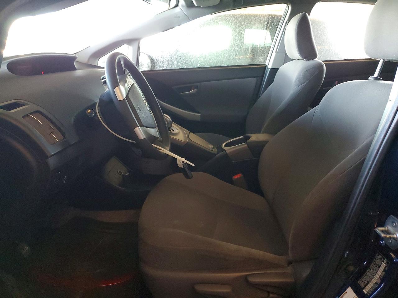2014 TOYOTA PRIUS photo 7