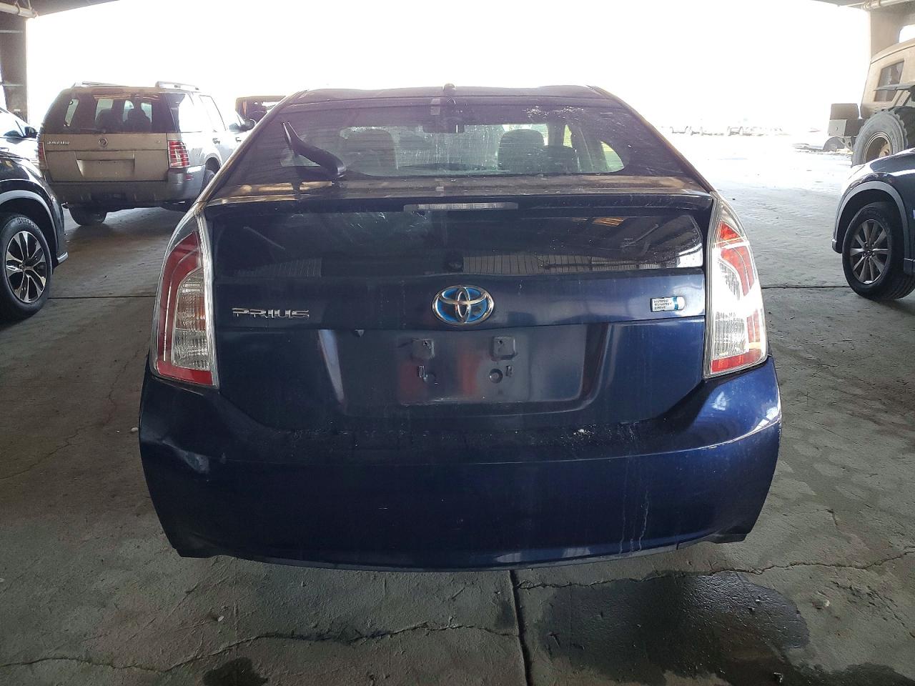 2014 TOYOTA PRIUS photo 6