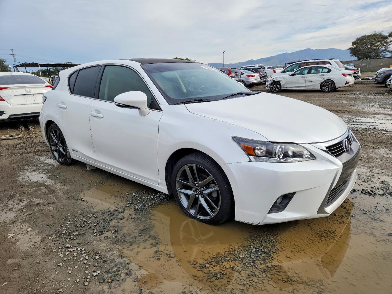 2015 LEXUS CT 200 photo 4
