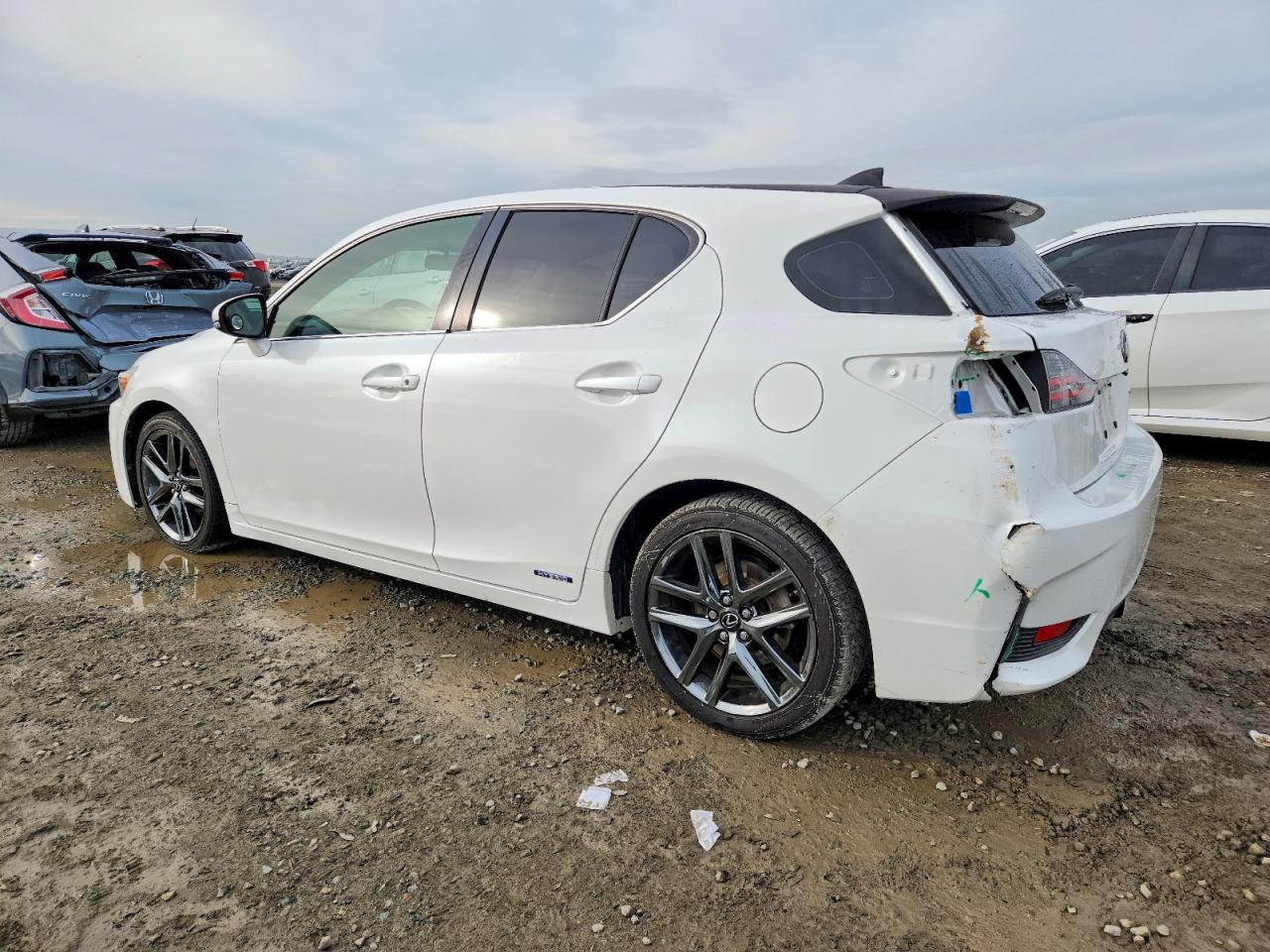 2015 LEXUS CT 200 photo 2