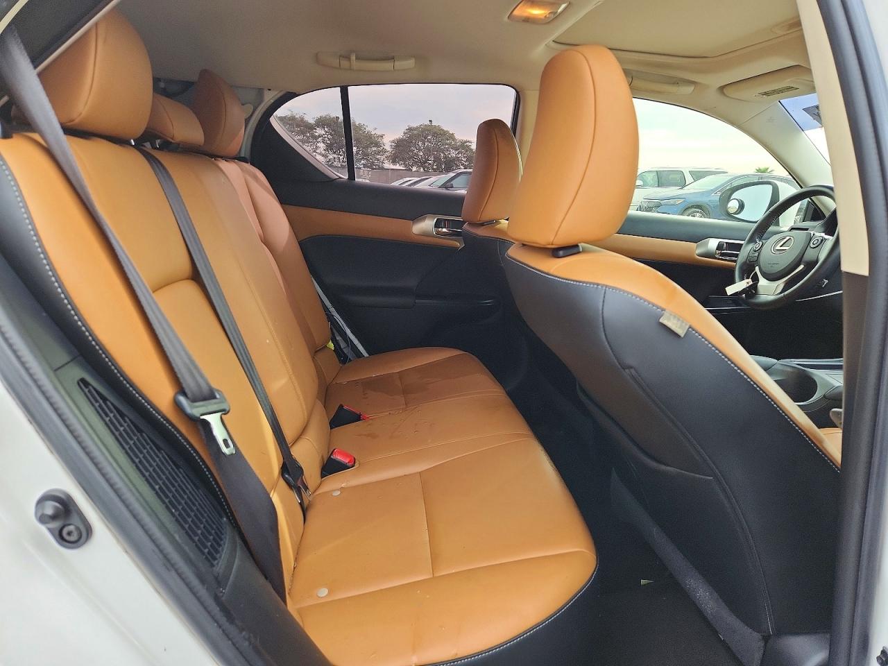 2015 LEXUS CT 200 photo 10