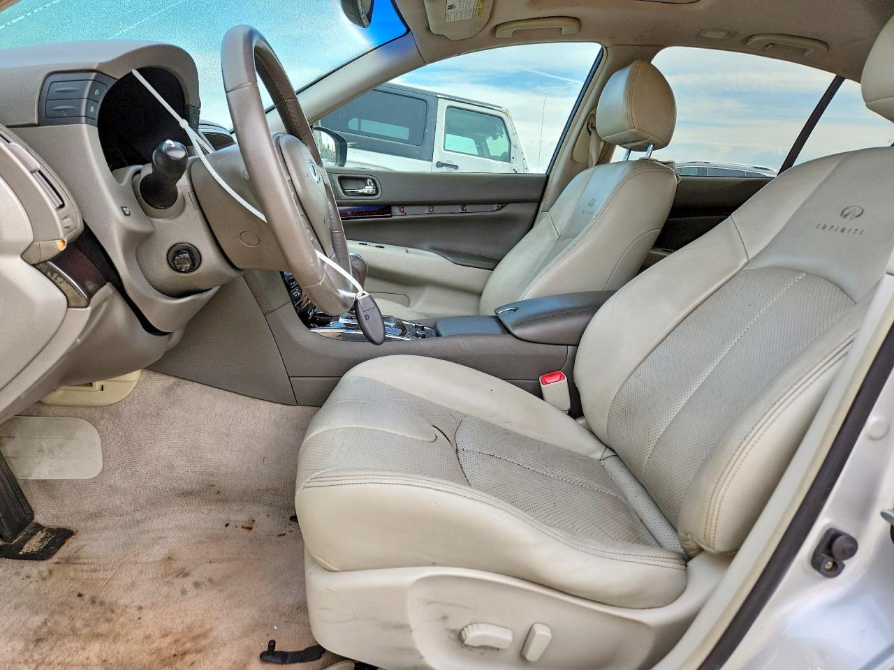 2011 INFINITI G37 BASE photo 7