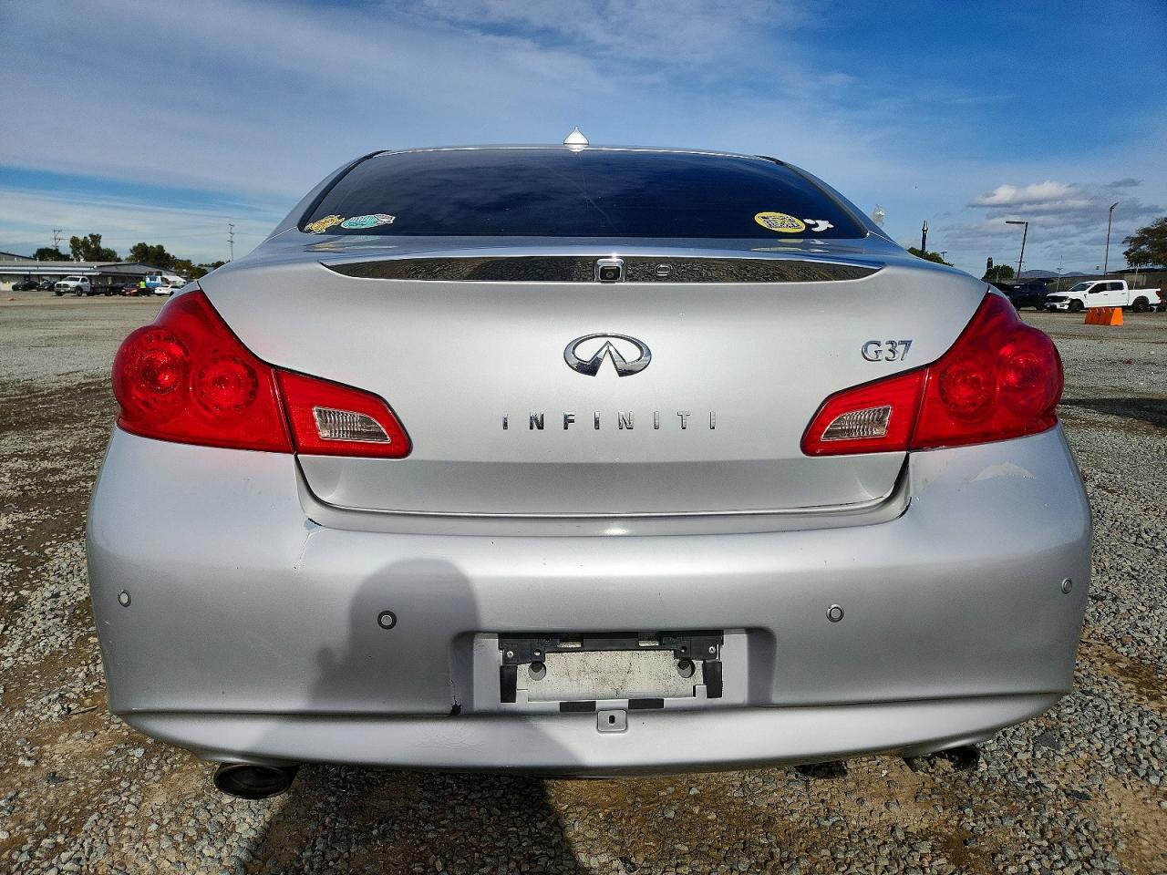 2011 INFINITI G37 BASE photo 6