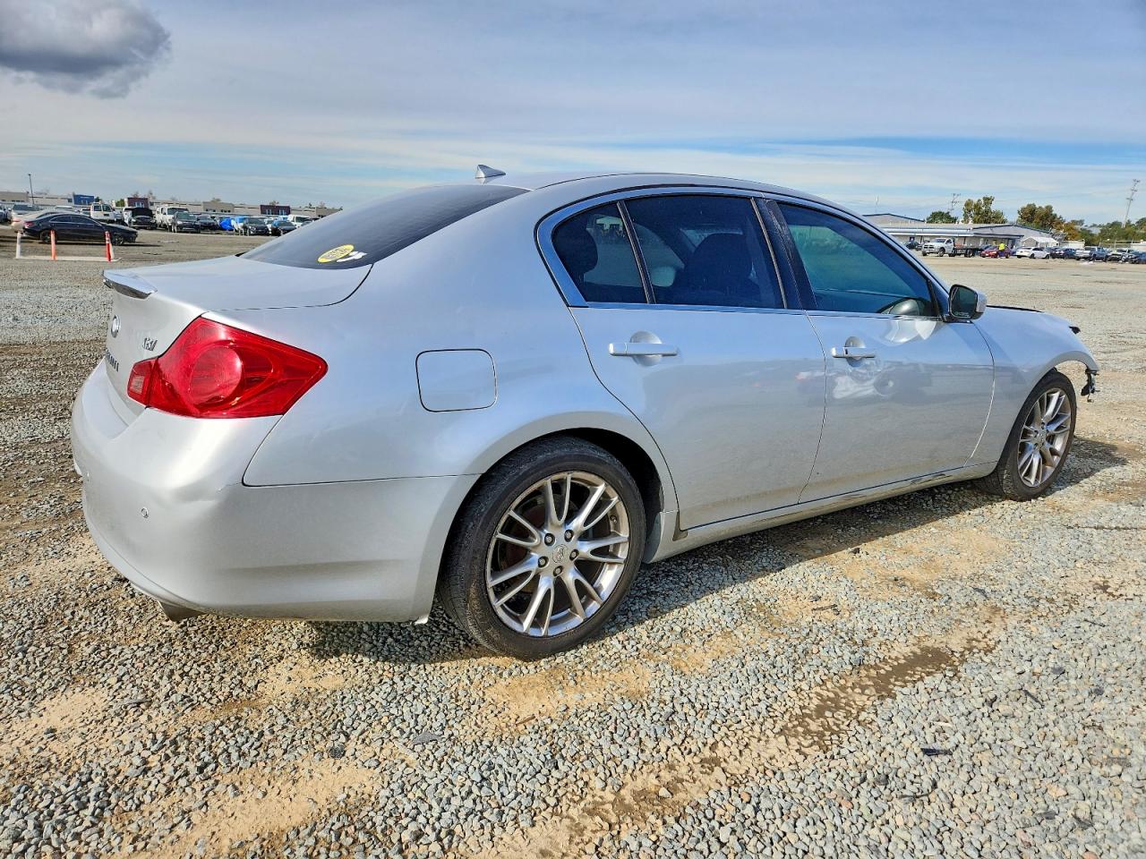2011 INFINITI G37 BASE photo 3