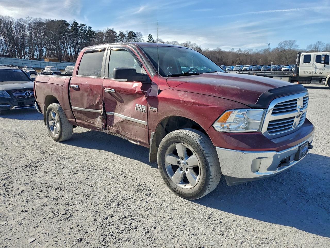 2017 RAM 1500 SLT photo 4