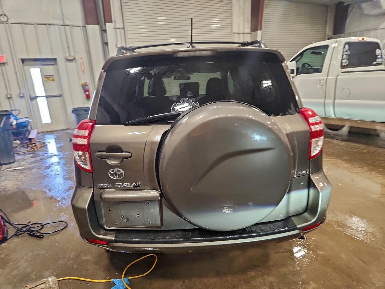 2010 TOYOTA RAV4 photo 6