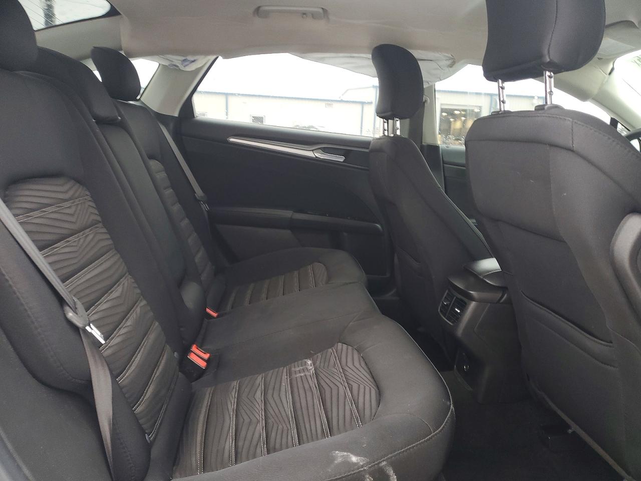 2016 FORD FUSION SE photo 10