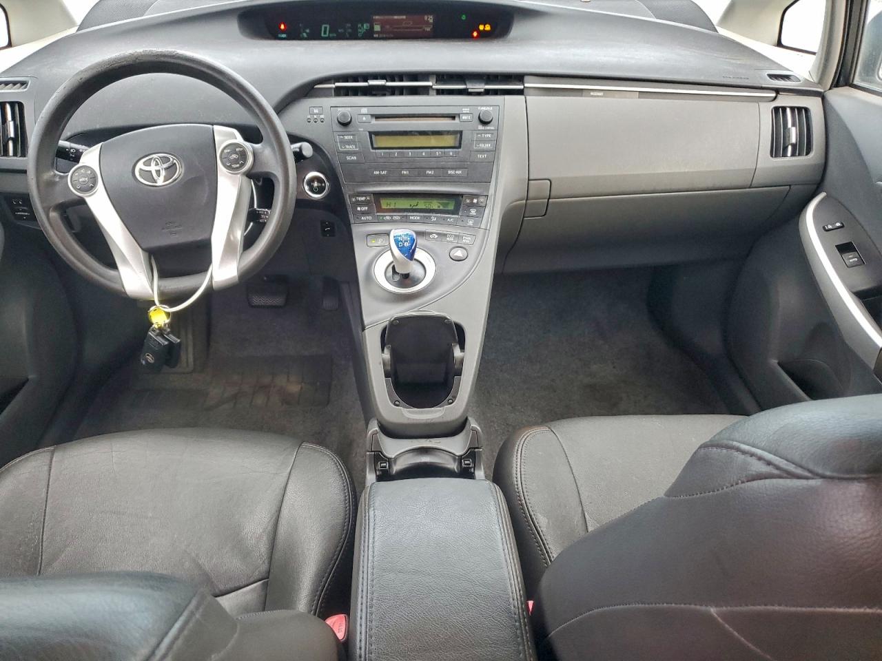 2010 TOYOTA PRIUS photo 8