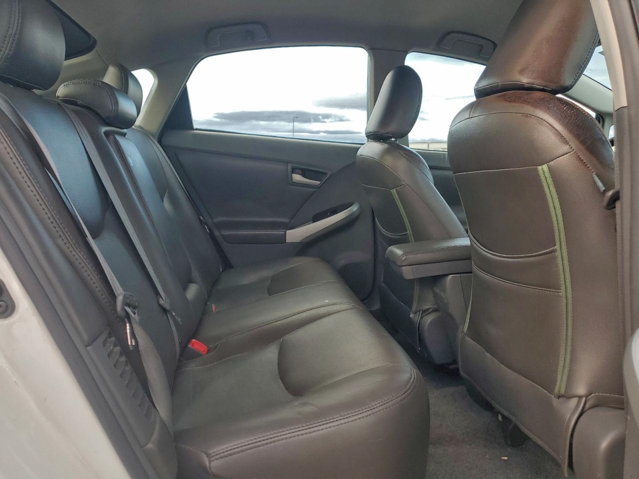 2010 TOYOTA PRIUS photo 10