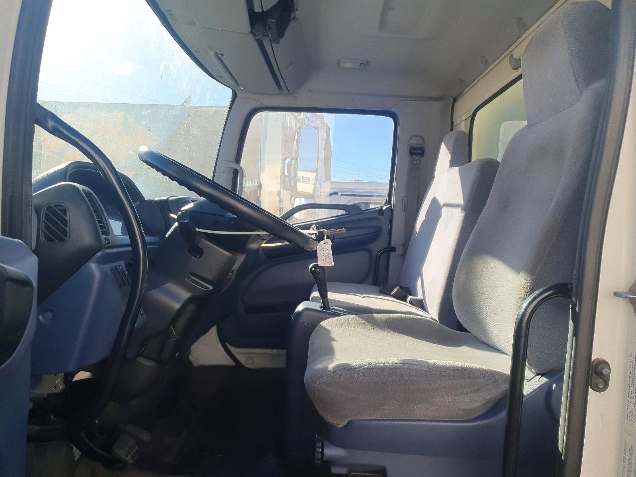 2007 HINO 258/268 BOX TRUCK photo 5