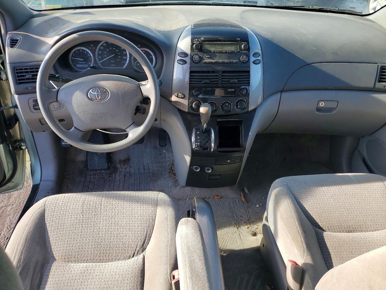 2009 TOYOTA SIENNA CE photo 8