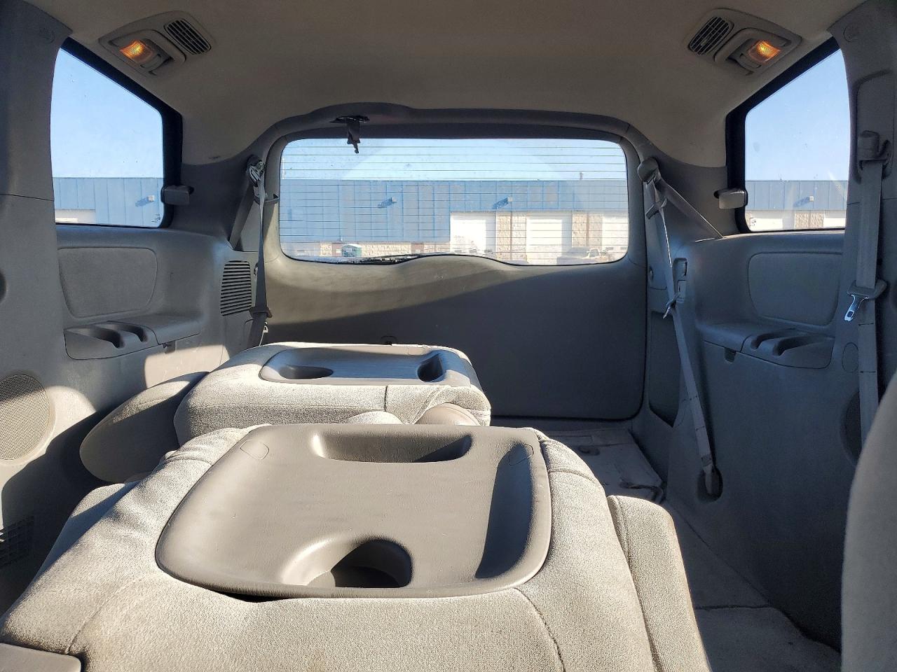 2009 TOYOTA SIENNA CE photo 10