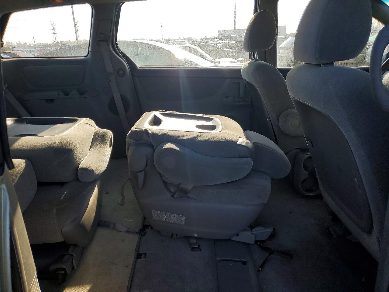2009 TOYOTA SIENNA CE photo 11