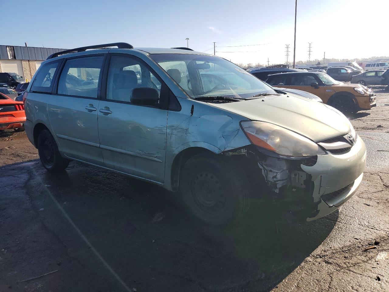 2009 TOYOTA SIENNA CE photo 4