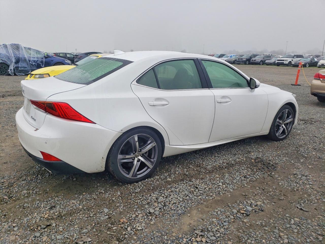 2017 LEXUS IS 200T photo 3
