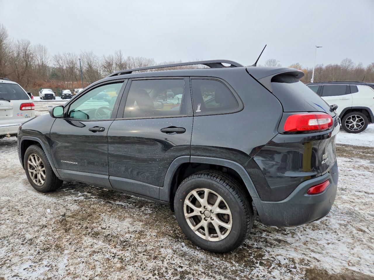 2016 JEEP CHEROKEE SPORT photo 3
