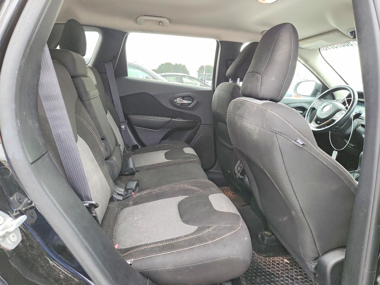 2016 JEEP CHEROKEE SPORT photo 21