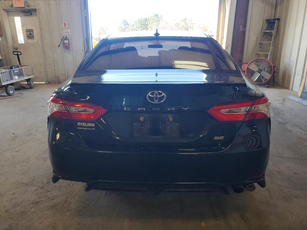 2020 TOYOTA CAMRY SE photo 6