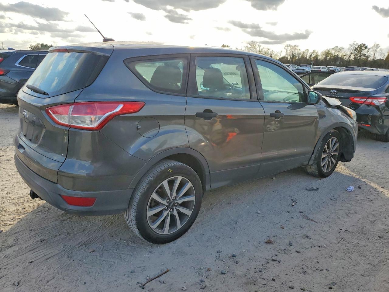 2015 FORD ESCAPE S photo 5