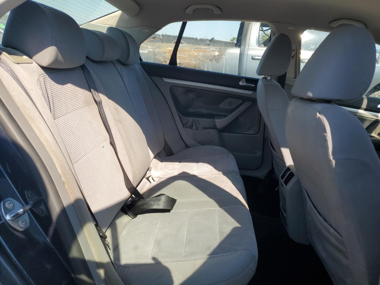 2009 VOLKSWAGEN JETTA S photo 10