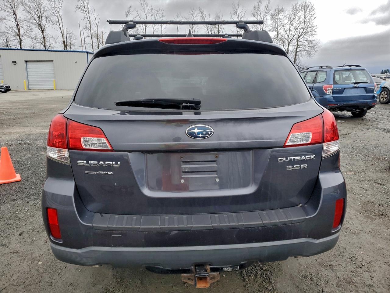 2012 SUBARU OUTBACK 3.6R LIMITED photo 6