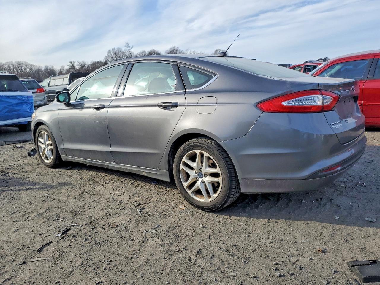 2014 FORD FUSION SE photo 2